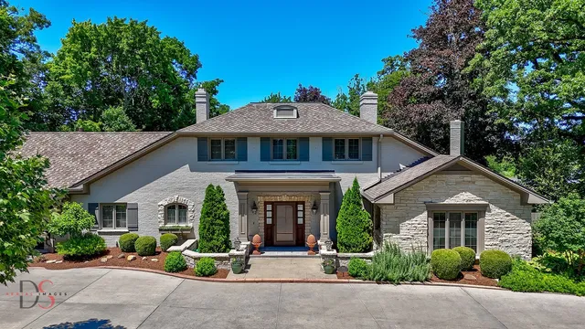 a house view with a outdoor space