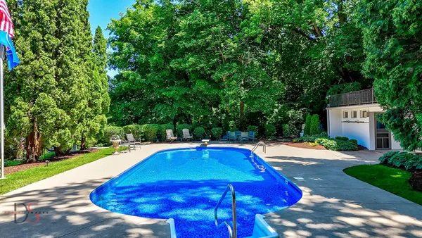 $1,600,000 | 524 East Van Buren Street, Ottawa, IL 61350