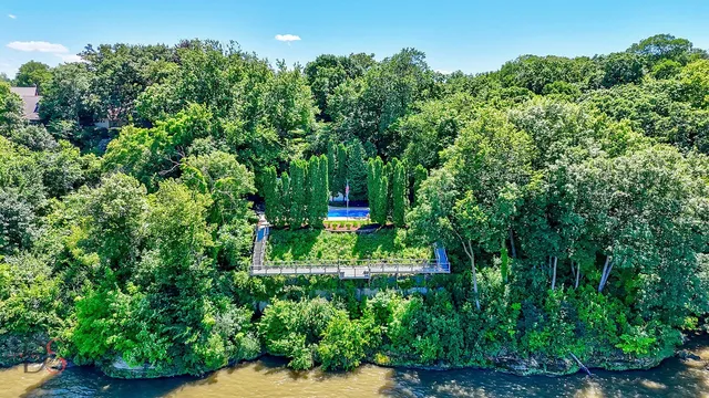 $1,600,000 | 524 East Van Buren Street, Ottawa, IL 61350