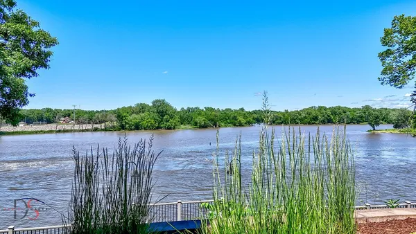 $1,600,000 | 524 East Van Buren Street, Ottawa, IL 61350