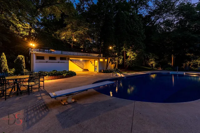 $1,600,000 | 524 East Van Buren Street, Ottawa, IL 61350