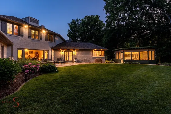 $1,600,000 | 524 East Van Buren Street, Ottawa, IL 61350