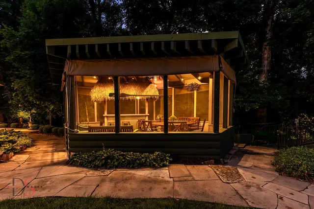 $1,600,000 | 524 East Van Buren Street, Ottawa, IL 61350