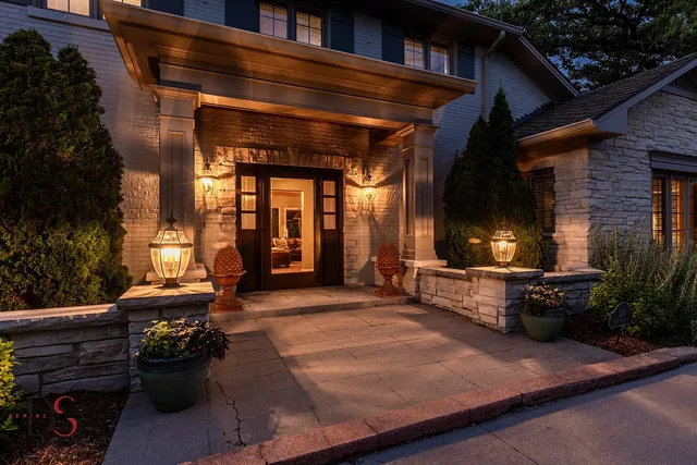 $1,600,000 | 524 East Van Buren Street, Ottawa, IL 61350