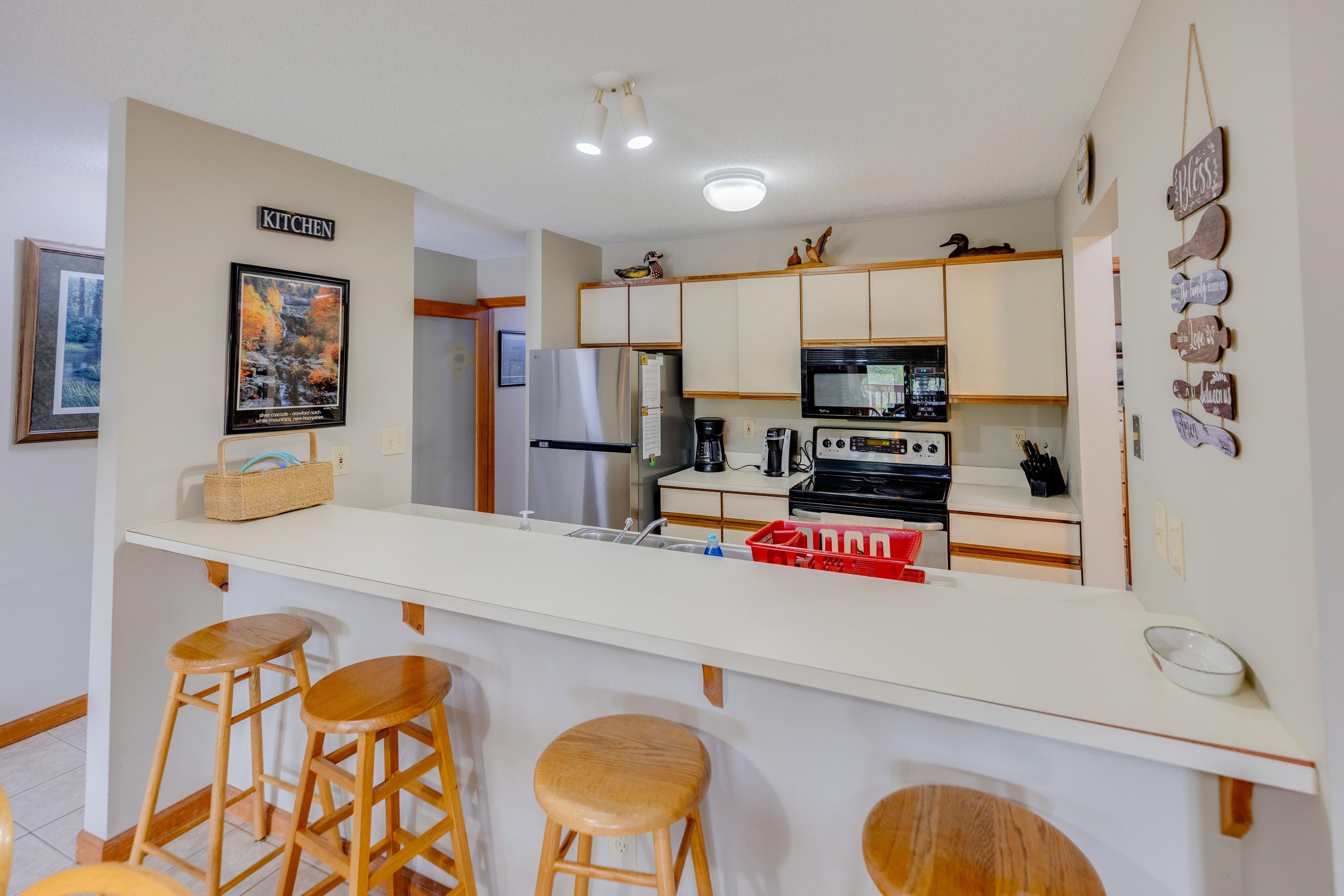 166 Forest Ridge Drive, Unit 1 Lincoln, NH 03251 - Photo 7 of 48