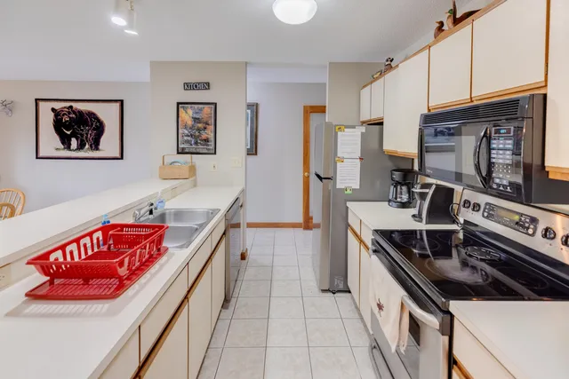 $575,000 | 166 Forest Ridge Drive, Unit 1, Lincoln, NH 03251