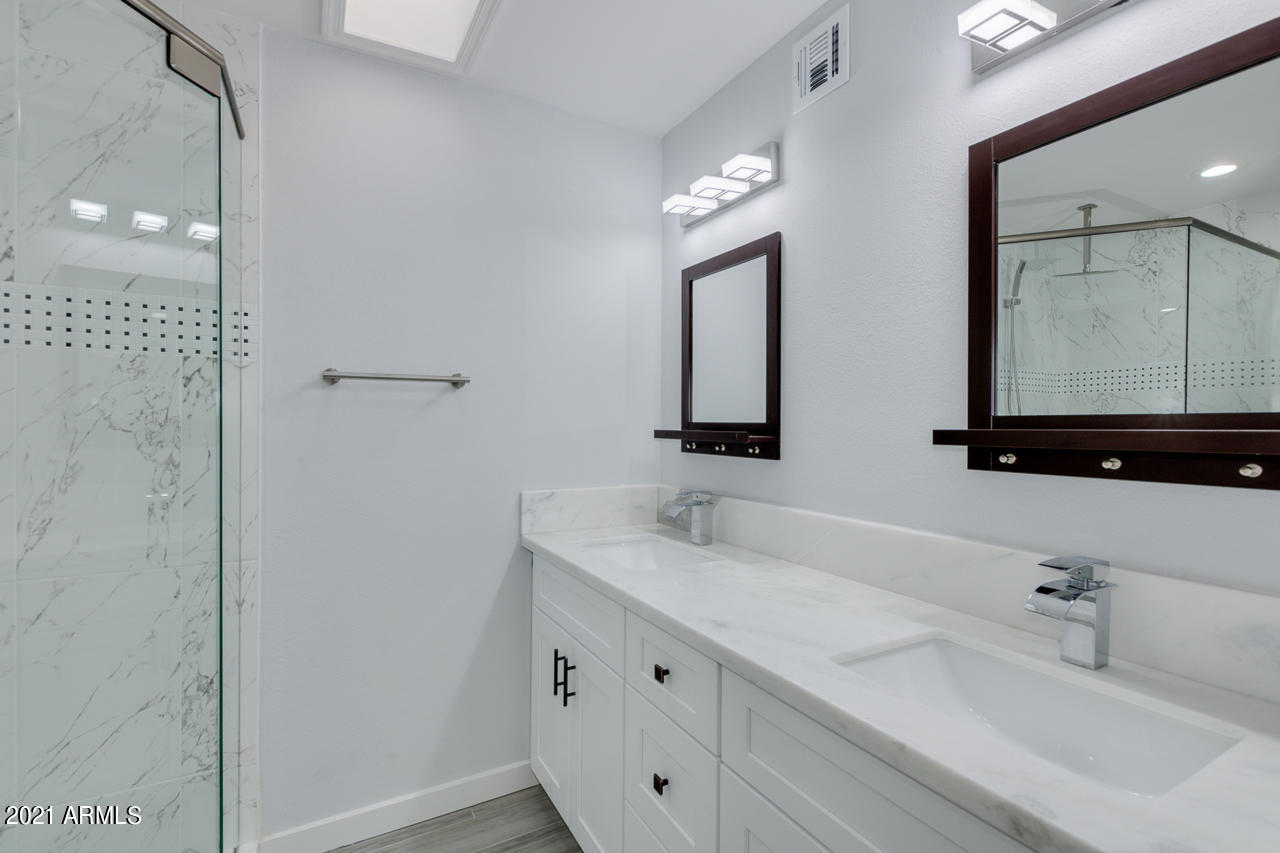 602 East Calavar Road Phoenix, AZ 85022 - Photo 31 of 48 Master Bath