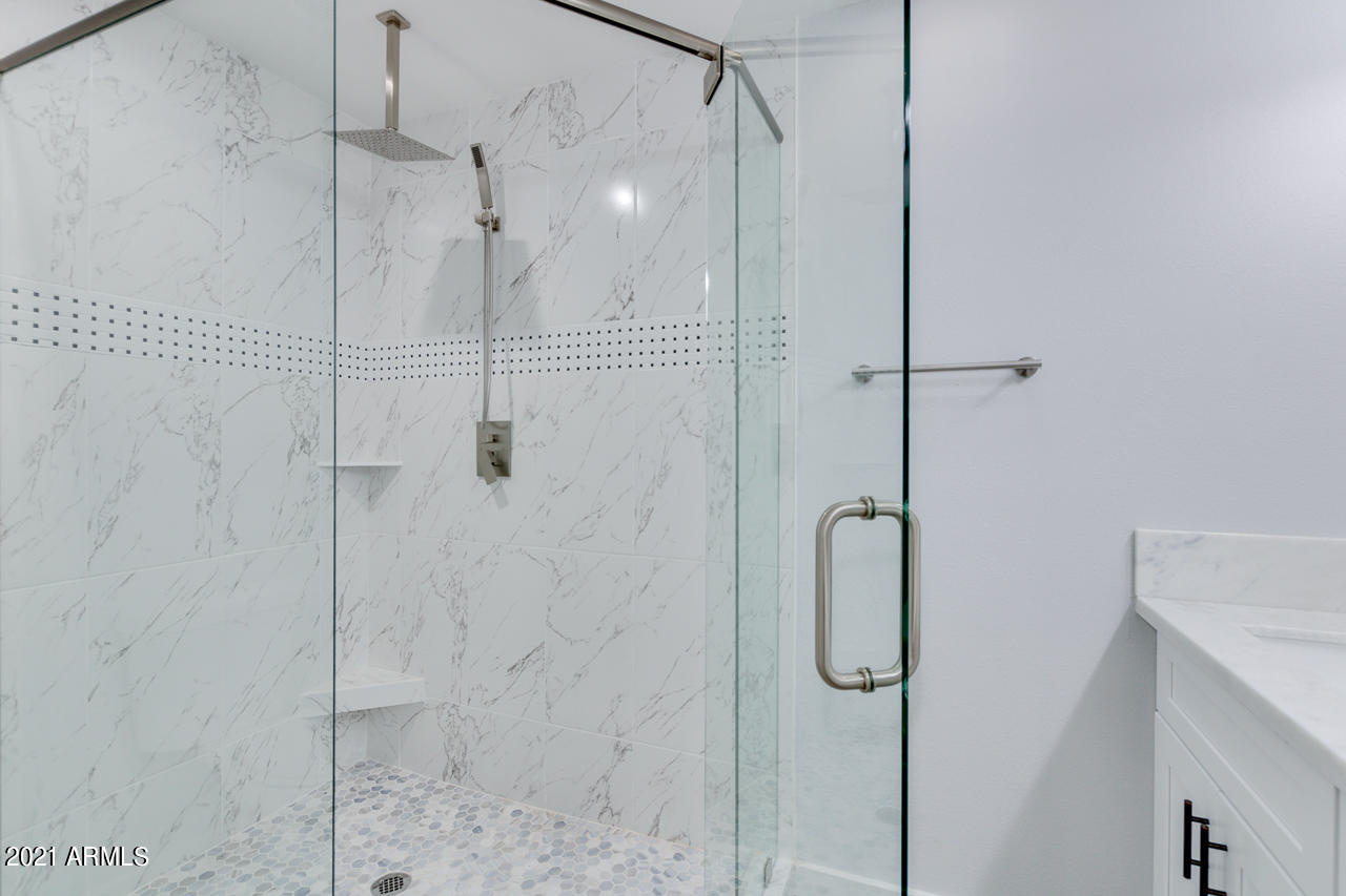 602 East Calavar Road Phoenix, AZ 85022 - Photo 32 of 48 Master Bath