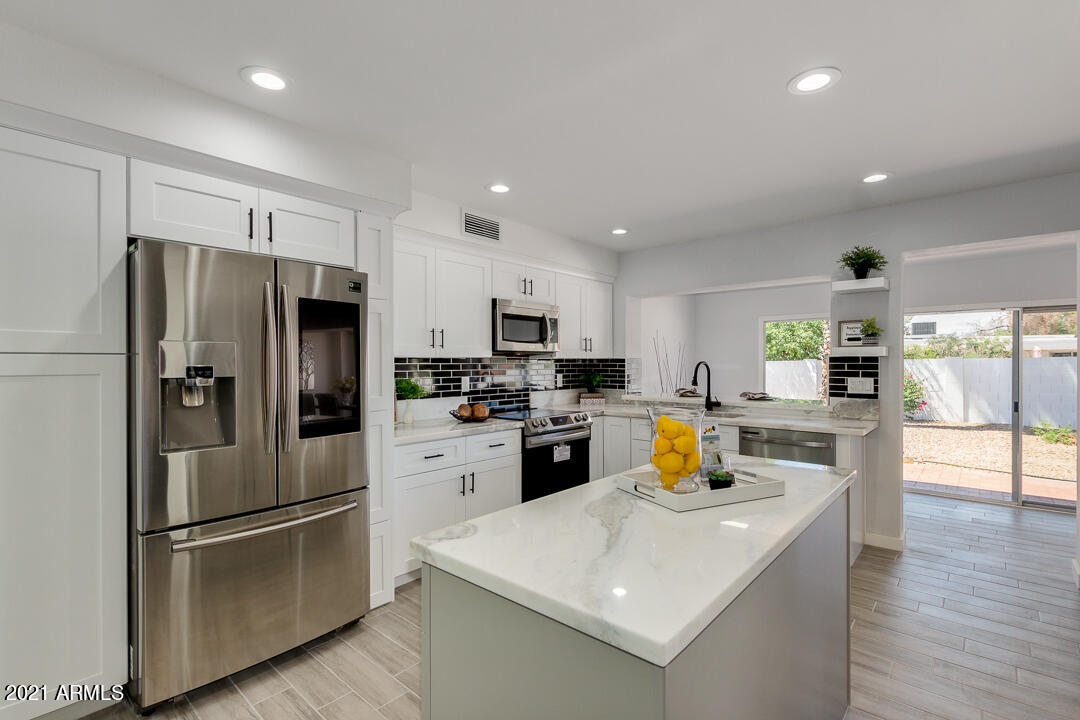 602 East Calavar Road Phoenix, AZ 85022 - Photo 9 of 48 14-Calavar