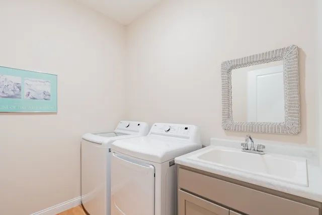 $415,000 | 1906 Dunraven Road, Bloomington, IL 61704