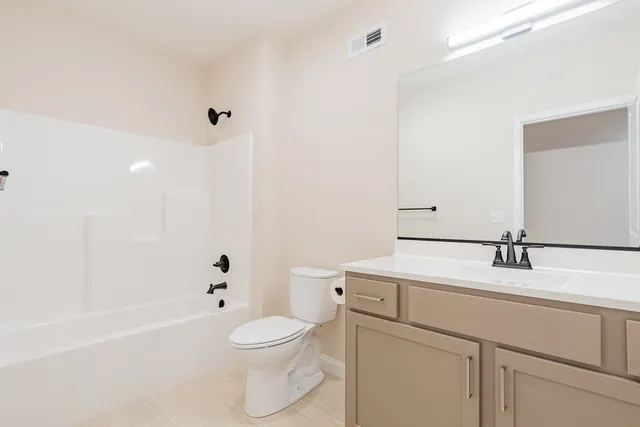 $415,000 | 1906 Dunraven Road, Bloomington, IL 61704