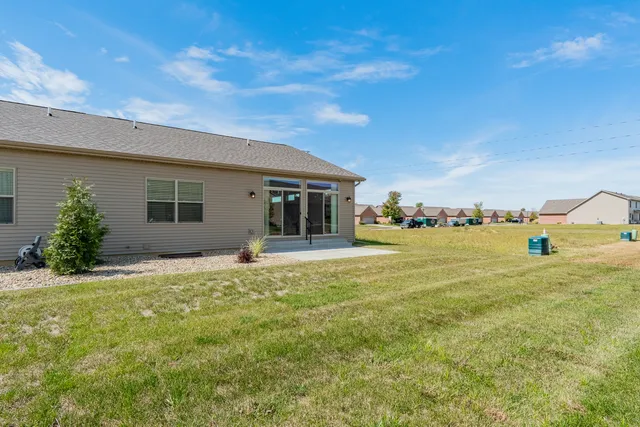 $415,000 | 1906 Dunraven Road, Bloomington, IL 61704