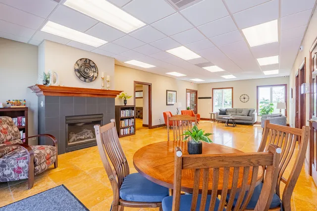 $415,000 | 1906 Dunraven Road, Bloomington, IL 61704