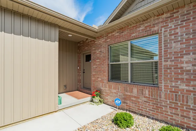 $415,000 | 1906 Dunraven Road, Bloomington, IL 61704