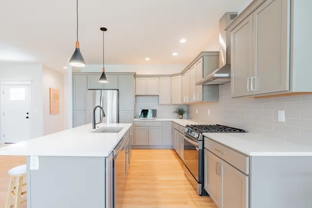 $415,000 | 1906 Dunraven Road, Bloomington, IL 61704