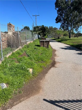 $950,000 | 19260 Santa Rosa Mine Road, Perris, CA 92570