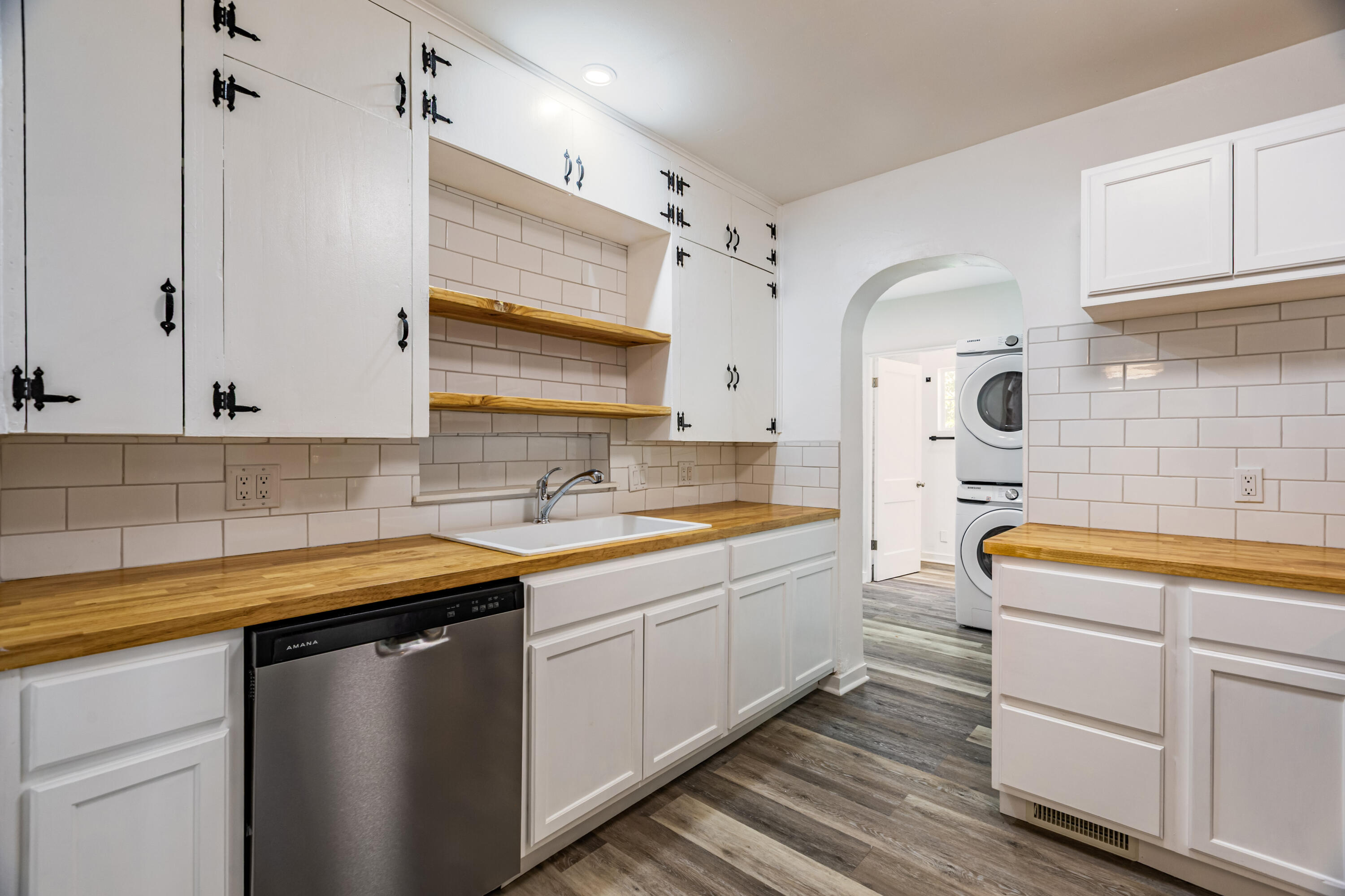 2419 Floral Road Northwest Albuquerque, NM 87104 - Photo 9 of 24 Gallery Image 9