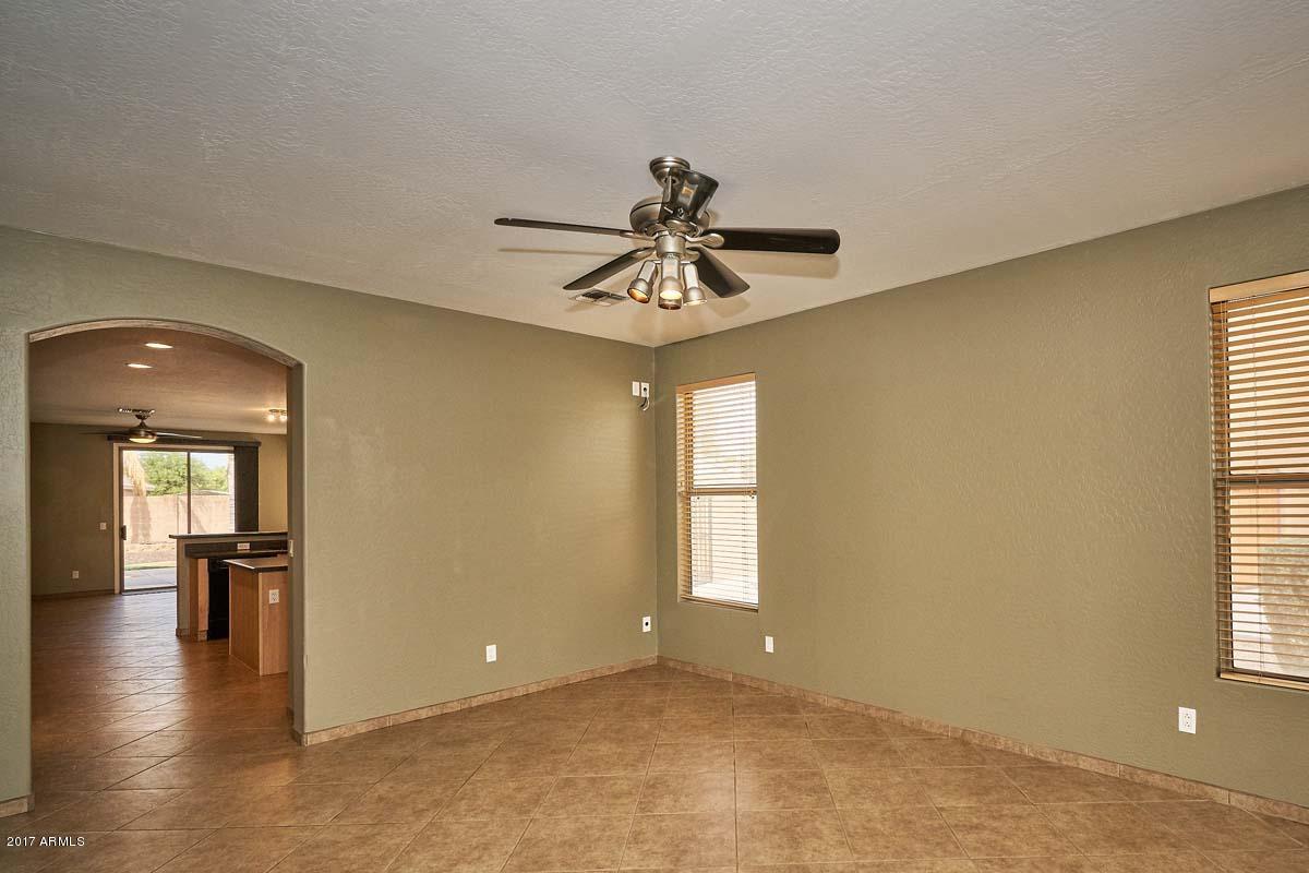 3276 East Attleboro Road Gilbert, AZ 85295 - Photo 11 of 40 Dining Room2