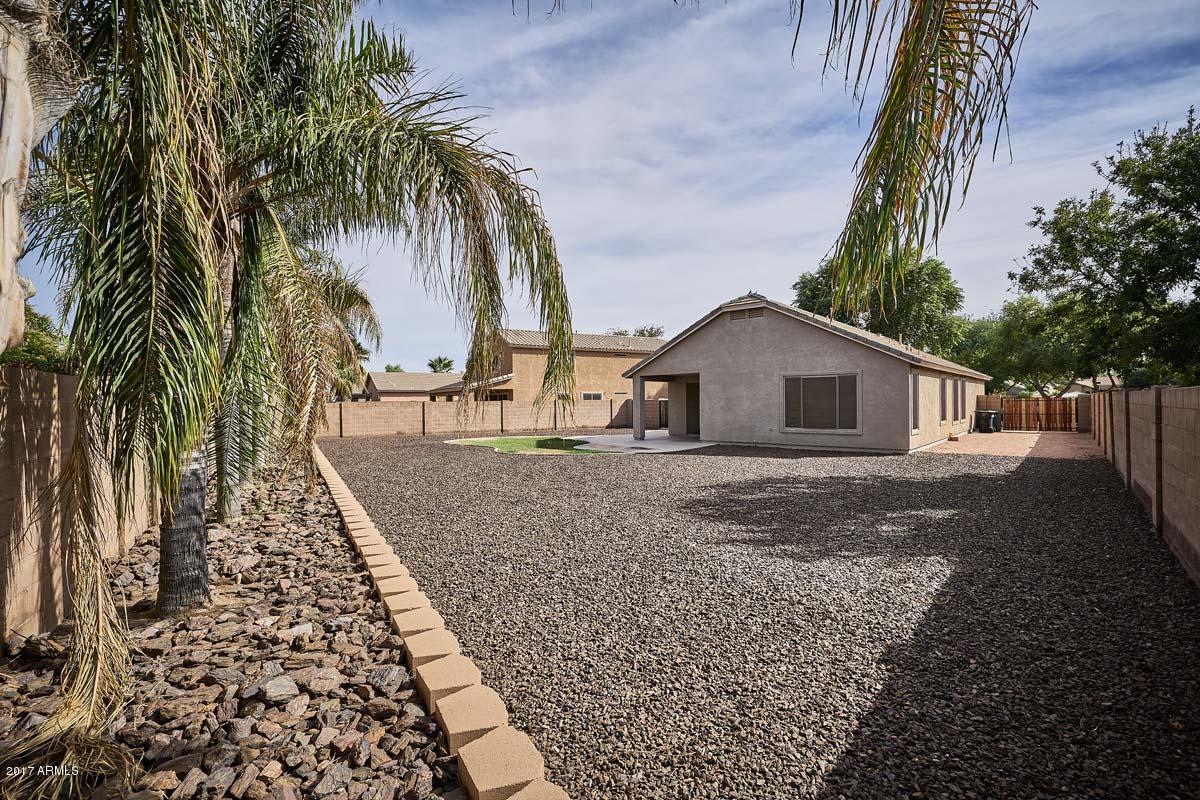 3276 East Attleboro Road Gilbert, AZ 85295 - Photo 32 of 40 Backyard2