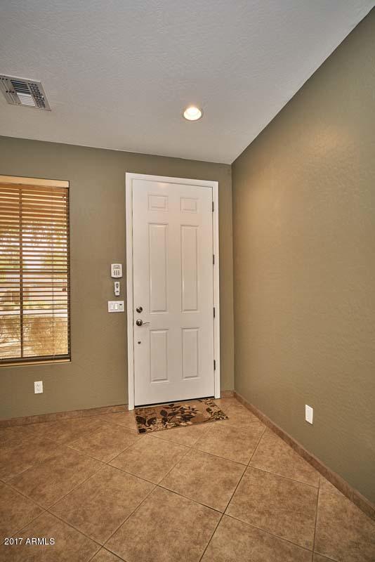 3276 East Attleboro Road Gilbert, AZ 85295 - Photo 9 of 40 Foyer