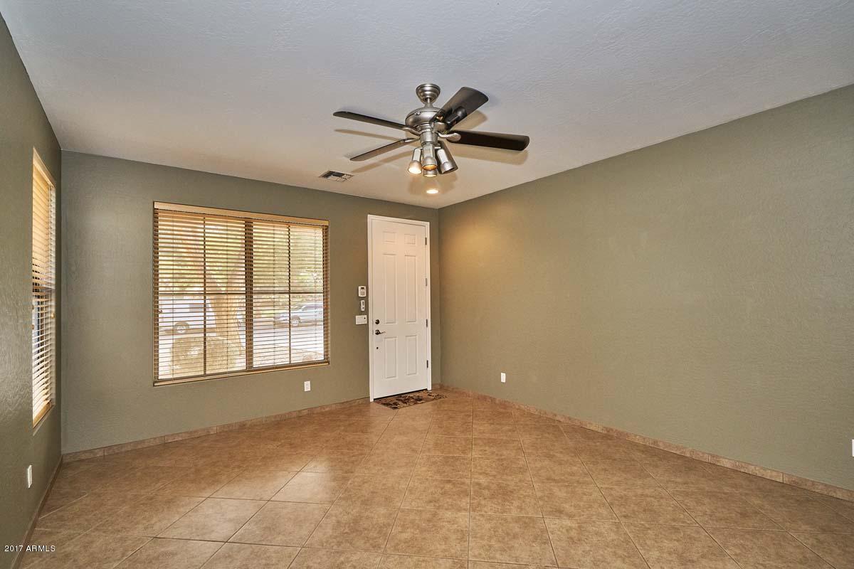 3276 East Attleboro Road Gilbert, AZ 85295 - Photo 10 of 40 Living Room2