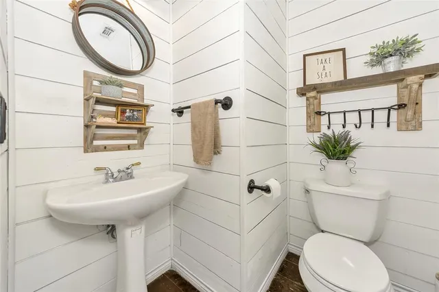 a view of entryway with livingroom and furniture
