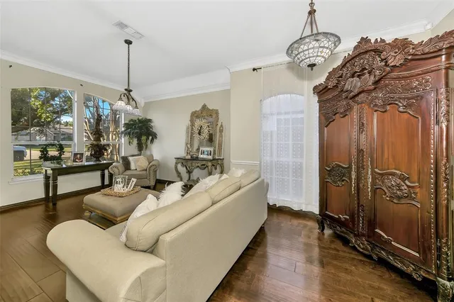 a picture of a bathroom