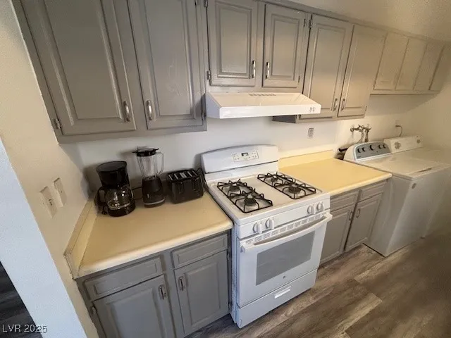 $1,550 | 4640 Koval Lane, Unit 49C, Las Vegas, NV 89109