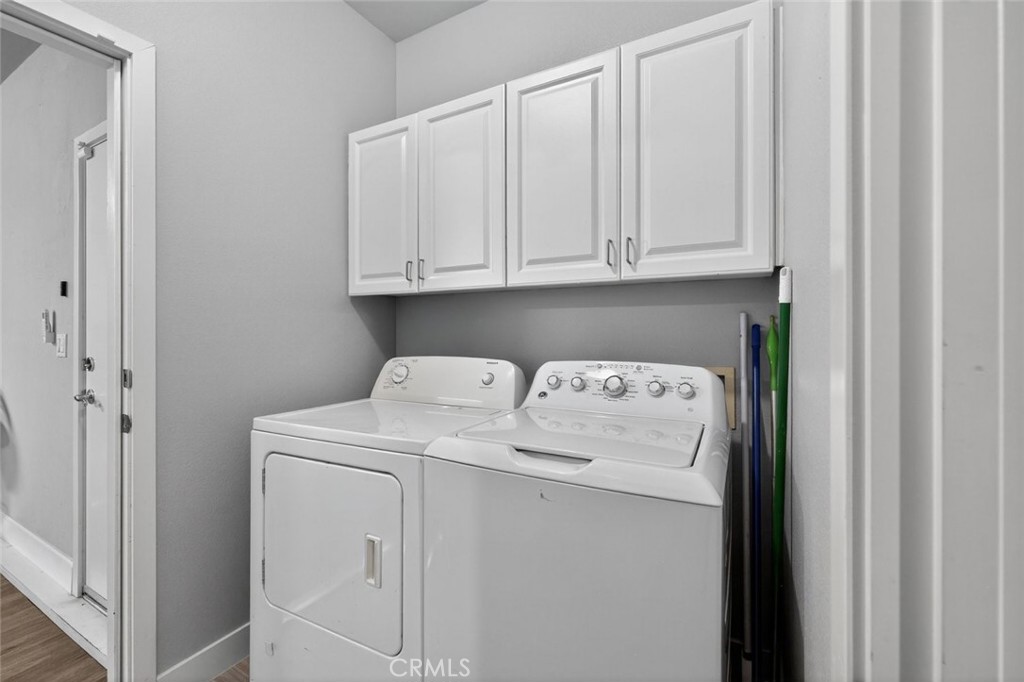 2120 West Nicola Road Palm Springs, CA 92262 - Photo 21 of 30 a utility room with dryer and washer