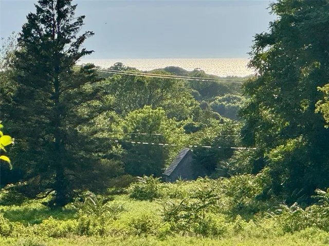 $2,950,000 | 751 Corn Neck Road, Block Island, RI 02807