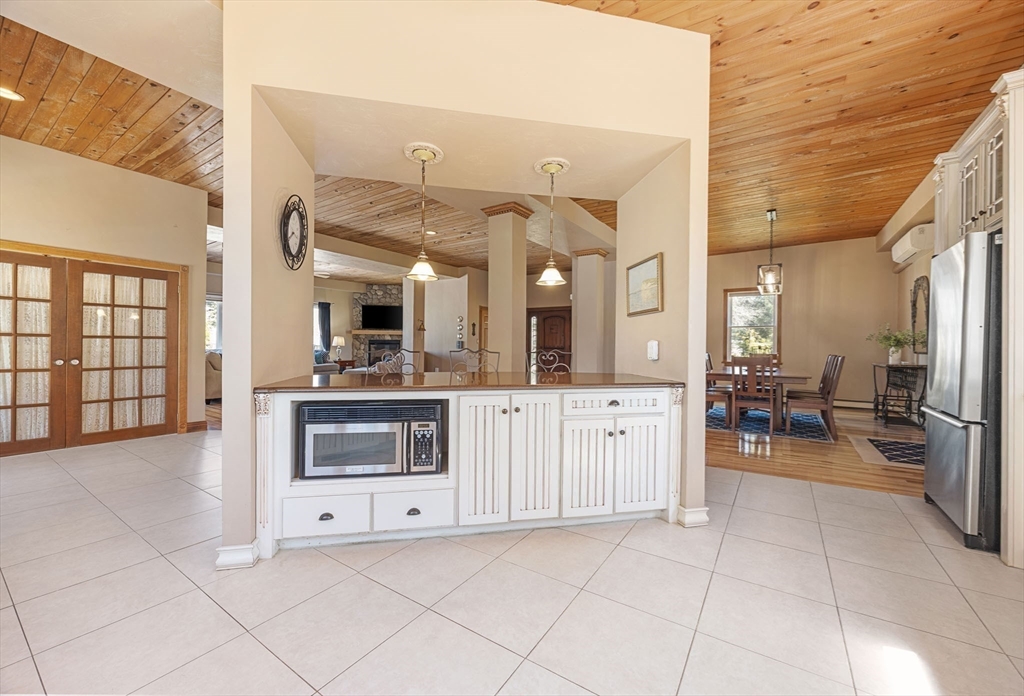 3 Wolf Road Bourne, MA 02532 - Photo 12 of 40