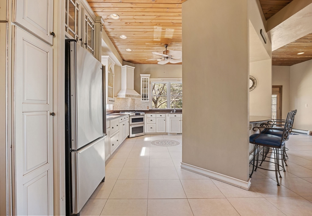 3 Wolf Road Bourne, MA 02532 - Photo 13 of 40