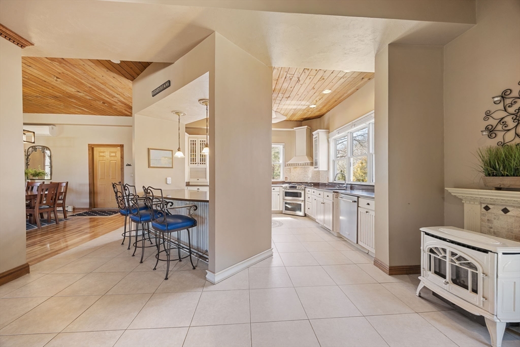 3 Wolf Road Bourne, MA 02532 - Photo 10 of 40