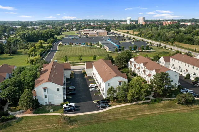 $394,999 | 9411 Harrison Street, Des Plaines, IL 60016