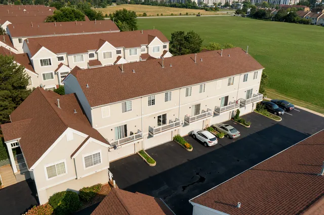 $394,999 | 9411 Harrison Street, Des Plaines, IL 60016