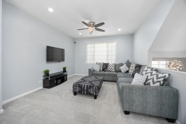 $394,999 | 9411 Harrison Street, Des Plaines, IL 60016