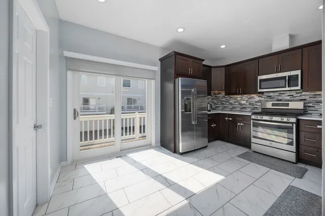 $394,999 | 9411 Harrison Street, Des Plaines, IL 60016