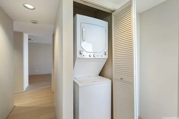$5,000 | 512 Iolani Avenue, Unit PH2, Honolulu, HI 96813