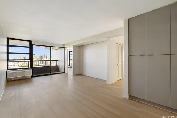$5,000 | 512 Iolani Avenue, Unit PH2, Honolulu, HI 96813