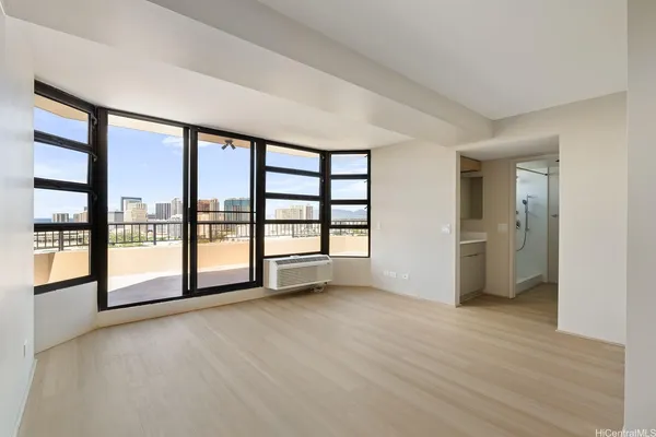 $5,000 | 512 Iolani Avenue, Unit PH2, Honolulu, HI 96813
