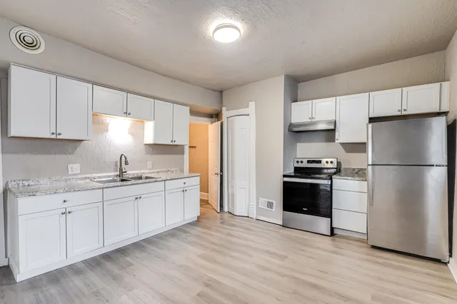 $309,900 | 1225 South Chestnut Avenue, Green Bay, WI 54304