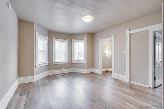 $309,900 | 1225 South Chestnut Avenue, Green Bay, WI 54304