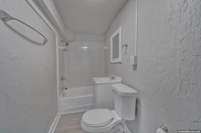 $309,900 | 1225 South Chestnut Avenue, Green Bay, WI 54304