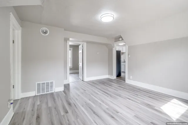 $309,900 | 1225 South Chestnut Avenue, Green Bay, WI 54304