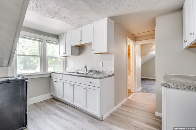 $309,900 | 1225 South Chestnut Avenue, Green Bay, WI 54304