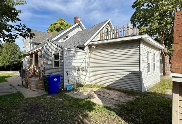 $309,900 | 1225 South Chestnut Avenue, Green Bay, WI 54304