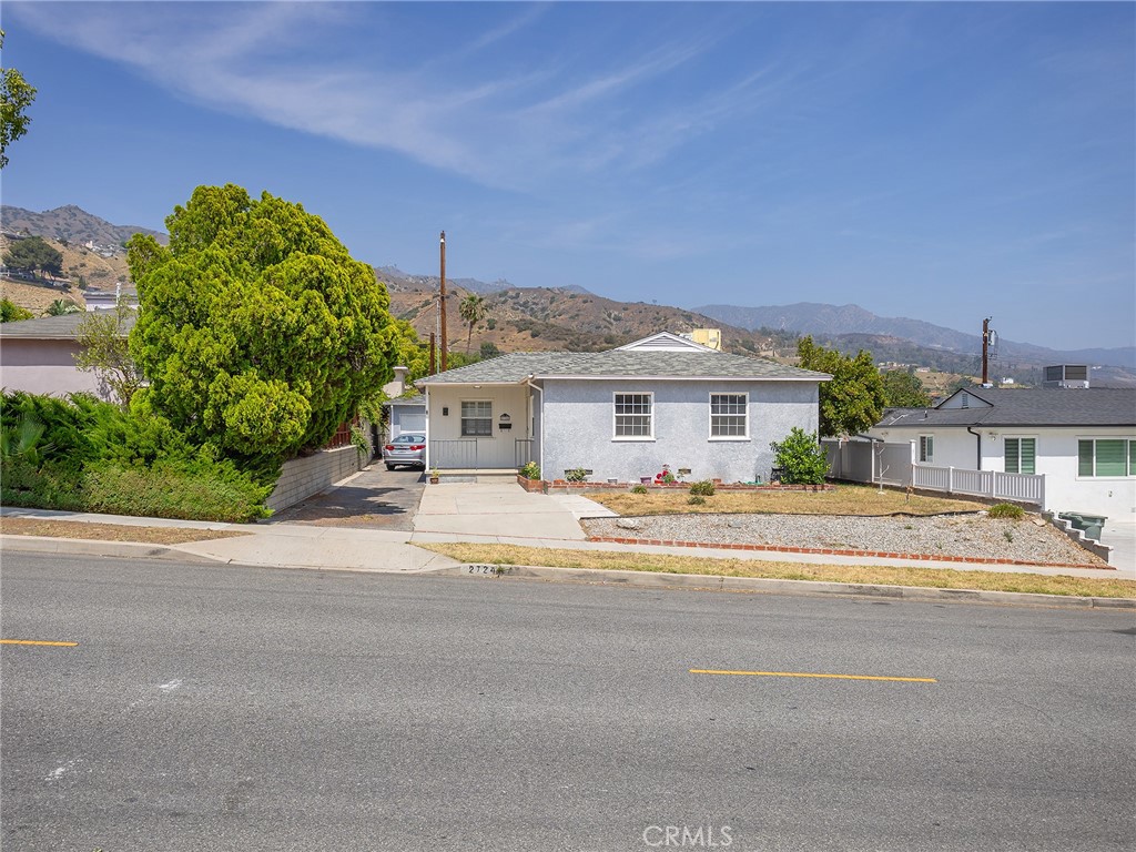 2724 Scott Road Burbank, CA 91504 - Photo 2 of 43 front view of a house with a stove