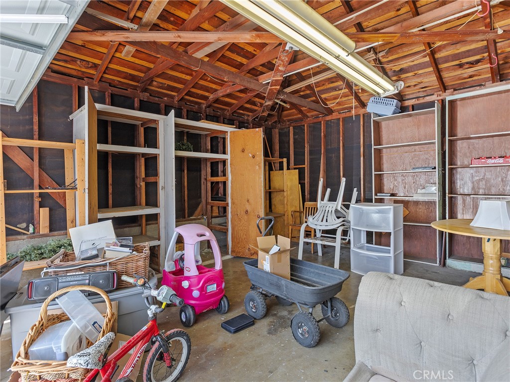 2724 Scott Road Burbank, CA 91504 - Photo 23 of 43 a view of entryway with outdoor seating