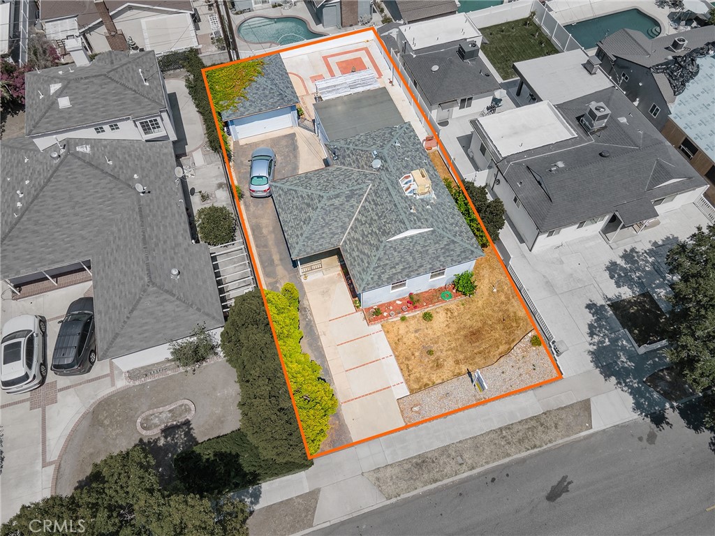 2724 Scott Road Burbank, CA 91504 - Photo 39 of 43 an aerial view of residential houses with outdoor space