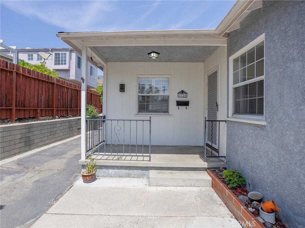 2724 Scott Road Burbank, CA 91504 - Photo 6 of 43 a front view of a house